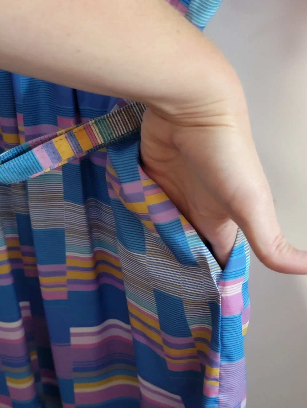Vintage 70's Blue Geometric Print Midi Dress with Matching Belt - Picture 7 of 10